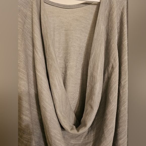 NWT Old Dominion Monarchs Women's open-backed shirt. Size:M (8/10) - Picture 4 of 7